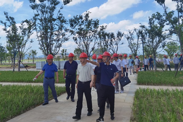 杨静波一行在钱水建调查.jpg