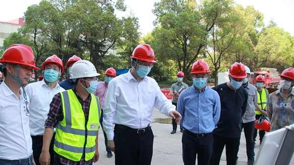 0411杭钢集团党委副书记、总经理林亮带队赴环保集团发展安全出产和疫情防控大查抄现场.jpg