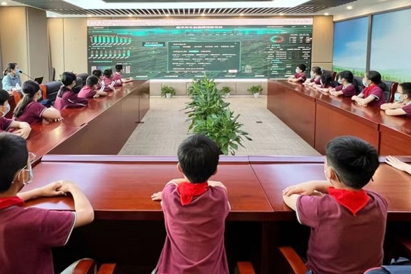 莲表特色部的学生们应邀来邵阳环科邵阳市生态环境质量监测网络项目参观进建.jpg